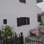 Tea's Sea Apartman Szíviri